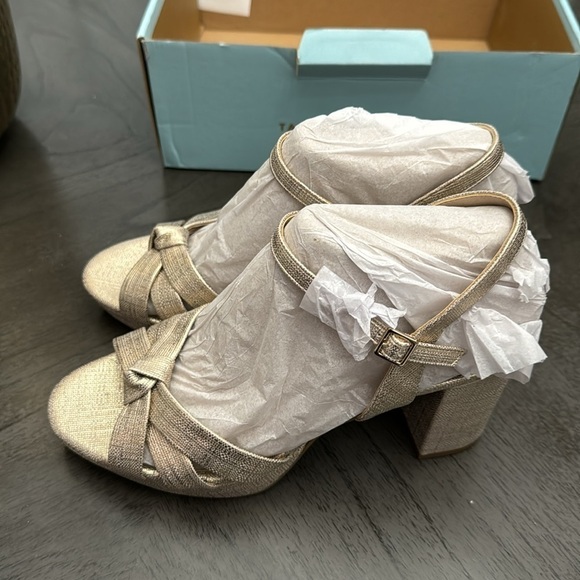 LIFESTRIDE Lucky Womens Knot-Front Slingback Sandals - Picture 6 of 7